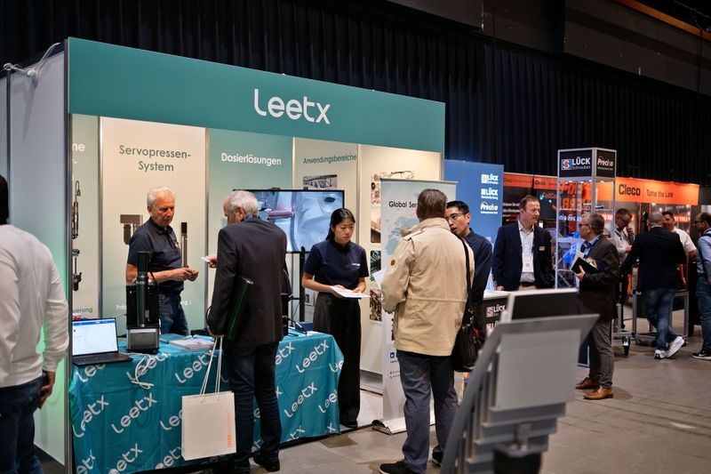 Neue Produkte und Dienstleistungen  rund um Schraubverbindungen, -technik, -werkzeuge sowie Einkauf und Beschaffung von C-Teilen zeigten die Aussteller auf der Schraubtec. (Bild: Donna Blitz)