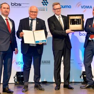 Die Herrenknecht AG gewann den Preis in der Kategorie Maschine mit ihrer E-Power Pipe. Hiermit entwickelte das Unternehmen ein Verfahren für die wirtschaftliche und umweltschonende Verlegung von Erdkabeln.