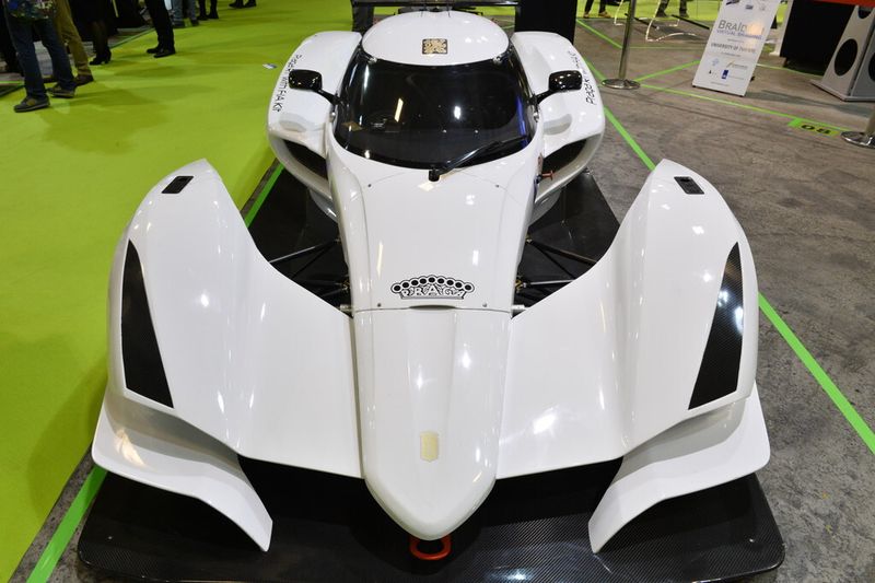 Ein Hingucker von Praga war dieser Leichtbau-Flitzer, der beweist, welche designerischen Möglichkeiten Faserverbundwerkstoffe bereit halten. (Bild: JEC Group)