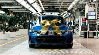 Dieser BMW 330e xDrive Touring ist das dreimillionste E-Auto, das die BMW Group seit 2013 produziert hat. (Bild: BMW Group)