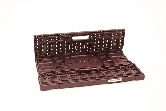 Zusammengeklappt sind die Mehrweg-Transportlösungen nur 27,5 Millimeter hoch – die flachsten Obst- und Gemüseboxen am Markt.(Bild:  Walther)