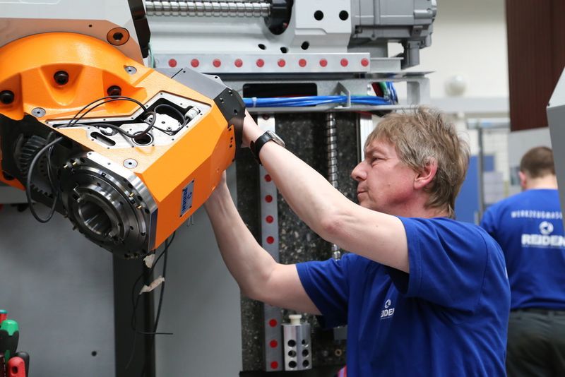 Hausausstellung bei Reiden Technik: Montage der Reiden-Maschinen. (Matthias Böhm)