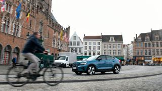 Weltweit haben sich 97 Städten zur „C40 Cities Climate Leadership Group“ zusammengeschlossen. Sie wollen sogenannte Null-Emissions-Zonen in Städten einrichten. (Bild: Volvo)