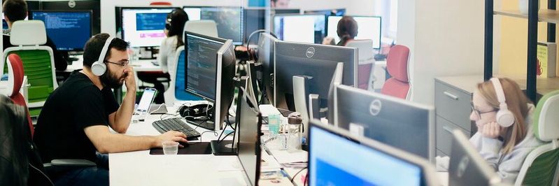 Sicheres Arbeiten im Büro ist in Zeiten von Corona eine besondere Herausforderung.(Bild:  gemeinfrei / Unsplash)