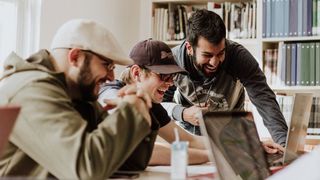 Eine gute Developer Experience hängt von vielen Faktoren ab, darunter Tooling, Fehlerkultur und Zusammenarbeit. (Bild: Priscilla Du Preez)