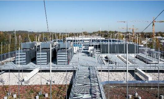 Der Gebäudeteil B ist für eine durchschnittliche Leistungsdichte von 1,6 Kilowatt pro Quadratmeter ausgelegt, maximal werden 2 kW/qm unterstützt.  (E-Shelter)