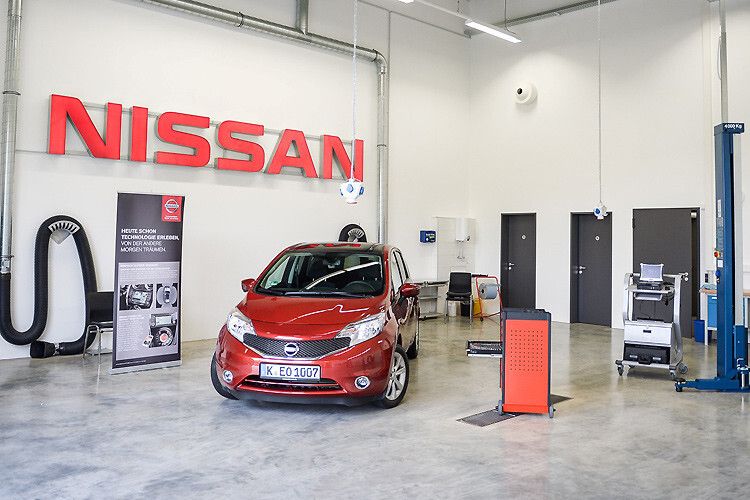 Ein Schwerpunkt der Schulungen liegt auf der Elektromobilität. (Foto: Nissan)