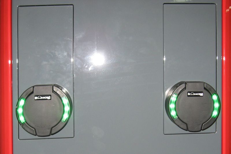 Für E-Cars sind zwei Ladepunkte (Typ 2 nach VDE-AR-E 2623-2-2) für Lademodus B und C mit 16/32 Ampere vorhanden (Fortec)