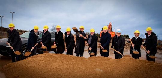 Spatenstich für das neue Porsche-Zentrum Bayreuth: Bis zum 1. Dezember soll der Handelsstandort für die exklusive Marke fertiggestellt werden.(Foto:  Auto-Scholz)