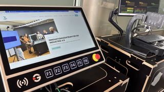 Um den Datenfluss im DPP für Industrieunternehmen greifbar zu machen, wurde der reale Use Case mit GETT direkt in das mobile Popup Testbed des Smart Systems Hub eingebunden. (Bild: Smart Systems Hub)
