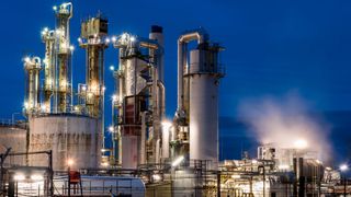 Magnetventilsteuerungen von Hesch sorgen für die energieeffiziente Reinigung von Filtern in 
Entstaubungsanlagen z. B. von Chemiewerken und stellen Daten bereit für die Titan-Software. (Bild: Lichtfreibeuter - stock.adobe.com)