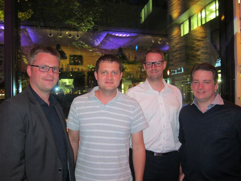 (v. l.) Daniel Model (Acronis) mit dem Microsoft-Team: Simon Taylor, Sebastian Meiforth und Alexander Douchet (Bild: IT-BUSINESS)