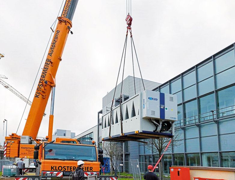 MTA steigt dem Pharma-Riesen aufs Dach - zumindest zur Montage der Kälteanlage. (Bild: MTA Deutschland)