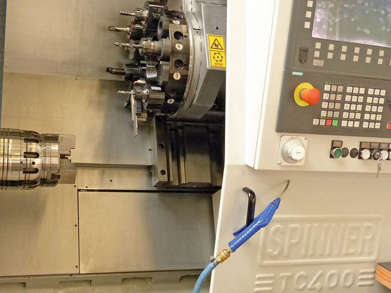 Für die TC 400 sprachen die Steifigkeit, der kompakte Bauraum, ein verhältnismässig grosser Futterdurchlass sowie Glasmassstäbe bereits in der Standardausführung. (Spinner)