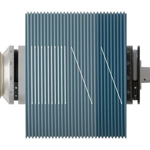 Ebenfalls von Liebherr-Verzahntechnik stammt die Idee für das verschränkungsfreie Wälzschleifen. Sie kombiniert Schleifschneckensegmente mit nicht modifiziertem Bereich für das  Schruppen (links) und modifiziertem Bereich für das Schlichten und etwa für das Polieren (rechts).(Bild:  Liebherr)