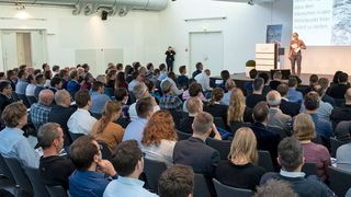 Wie man Industrial Usability richtig angeht, darüber diskutieren und informierten sich die rund 200 Teilnehmer des Industrial Usability Day 2019 in Würzburg. (VCG/Untch)