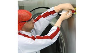 Das zunehmende Outsourcing von Dienstleistungen führt bei der Reinigung zu neuen Herausforderungen. (Bilder: Profi-con) (Archiv: Vogel Business Media)