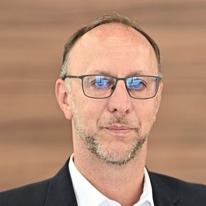 Mike Stumpf, Fuhrmeister Exklusive Automobile, verrät, wie man von den hohen Standtagen seiner E-Gebrauchtwagen runterkommt.(Bild:  Fuhrmeister Exklusive Automobile)