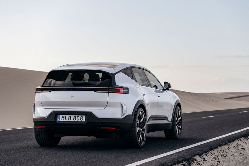 Mit einem Akku mit 111 Kilowattstunden Kapazität soll das SUV nach vorläufigen WLTP-Tests bis zu 610 Kilometer fahren können. (Bild: Polestar)
