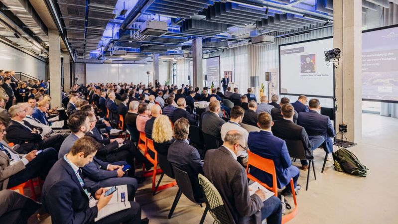 European Defence Supply – der Bedarf an Austausch und Vernetzung ist riesig.(Bild:  BKfotofilm)