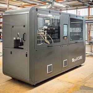 Mit 3,5 Metern ist der Pull Cube die kürzeste Pultrusionsmaschine der Welt.(Bild:  Lapp/Martin Steger Fotografie)