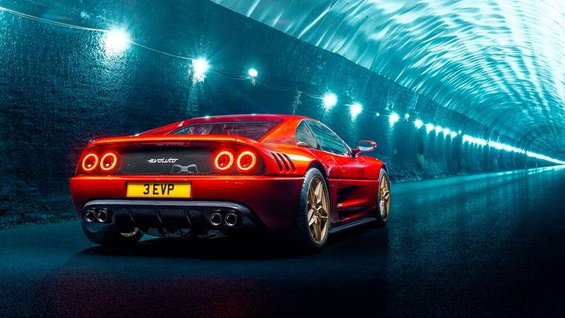 Wer sich für den F355 mit hubraumstärkerem Motor entscheidet, hat 100 PS mehr als beim ursprünglichen F355 zur Verfügung. (Bild: Evoluto Automobili)