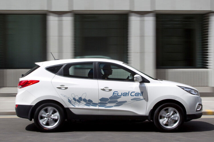 Hyundai bietet den iX 35 mit Brennstoffzellenantrieb ausgewählten Kunden an, um den Antrieb in der Praxis zu erproben. (Foto: Hyundai)