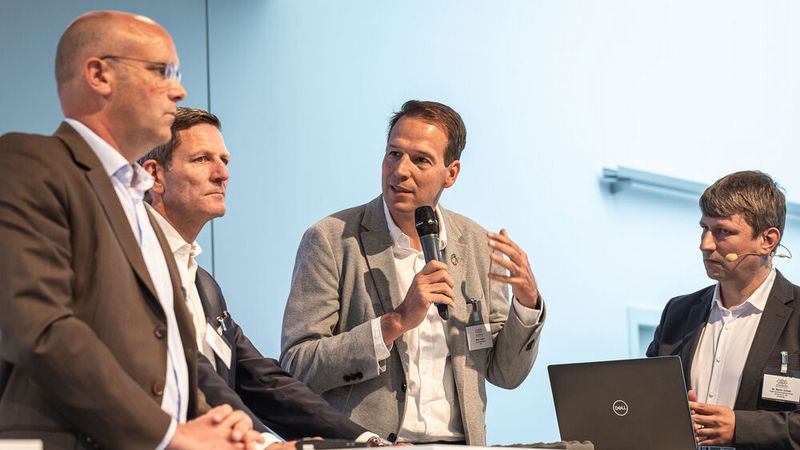 Bei der Podiumsdiskussion wurde klar, ... (Bild: Stefan Bausewein)