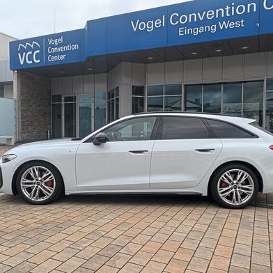 Der Name hat sich bekanntermaßen geändert, mit seinen Eigenschaften bleibt der A5 (ehemals A4) aber der Freund der viel reisenden Business-Kundschaft. (Bild: Mauritz – VCG)