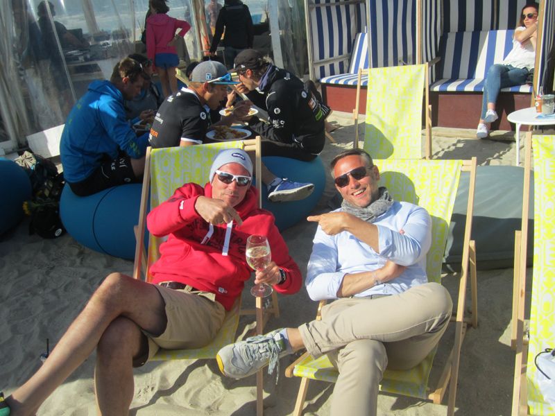  Wer darf jetzt trinken - Olav oder Guido? (IT-BUSINESS)
