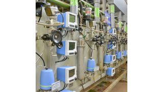 Analysenmesstechnik in Schkopau: Überwachung der Leitfähigkeit und des pH-Wertes von Kondensatwasser. (Bild: Dow/H.Fechner)