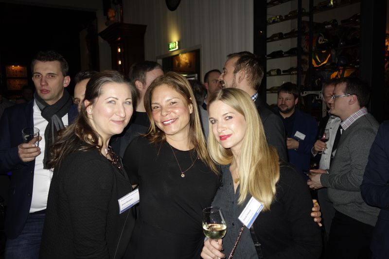 So hübsch kann Samsung sein (v. l.) Anna Mindnich, Tanja Mendrzyk und Sarah Füssel. (Bild: IT-BUSINESS)