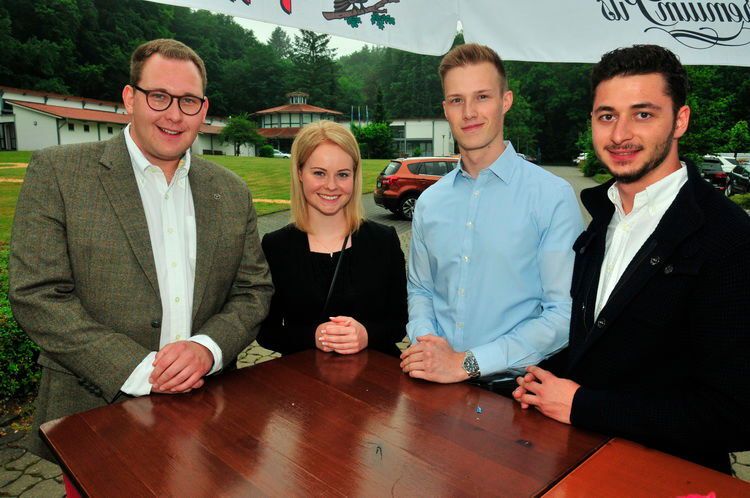Auch die Klassensprecher des BFC-Jahrgangs 2016/17 waren zum Branchenabend eingeladen: (v. li.) Jan Staufenbiel, Vanessa Forker, Maximilian Landin und Maurizio Mauro. (Zietz/»kfz-betrieb«)