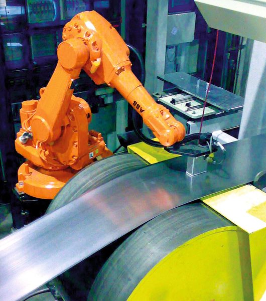 Automatisierter Einsatz von 3MA (mikromagnetische, multiparametrische Mikrostruktur- und Spannungs-Analyse). (Bild: Fraunhofer-IZFP)