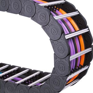 Die Energieführungskette des Typs Master H46 kommt bei WOB im Bereich der Tauchbecken zum Einsatz.(Bild:  Tsubaki Kabelschlepp)