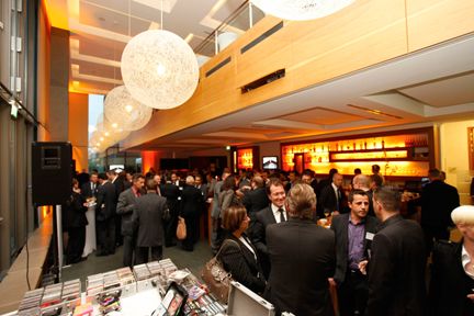 Speed-Networking in der Lokation MACE in München, Unterföhring (Archiv: Vogel Business Media)