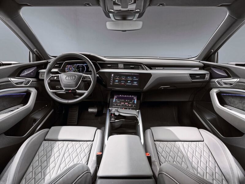 Das Cockpit entspricht dem des E-Tron: digital, vernetzt und hochwertig verarbeitet. (Audi)