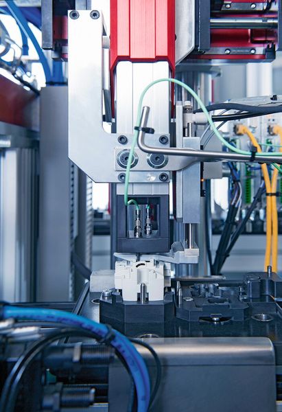 Kraft-Weg-Überwachung der Schalterfunktionalität im montierten Zustand mit Low Force Sensor, Typ 9215A. (Bild: Kistler)