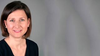 Die Autorin: Monika Schmetzer ist Director Business Operations DACH-Benelux bei IFS (Bild: IFS)