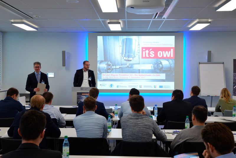Auf dem Anwenderkongress „Produktion 4.1 - Vom 4.0 Hype zum Handeln“ am 7. November 2017 im Vogel Convention Center Würzburg haben die Teilnehmer gelernt, welche Excellence-Lösungen Industrie 4.0 für die Optimierung von Produktion und Instandhaltung bieten. (Vogel Business Media)