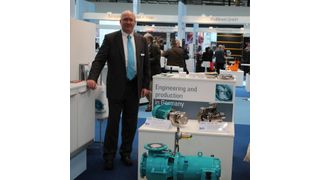 Guter Andrang bei Edur: Exportleiter Hans-Joachim Thiele präsentiert am Stand unter anderem die neue Pumpe NUBXS 700. (Bild: Itasse)