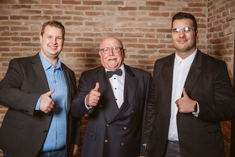 Das Team von IT Service Beeck: (v. l.) Steffen Arendt, Wilfried Beeck, Bekir Karakus (Bild: KAUFFMANN STUDIOS)