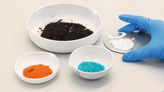 Recycling von E-Auto-Batterien: Aus Schwarzer Masse wird Nickel, Kobalt, Lithium und Graphit gewonnen. (Aurubis)