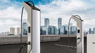 Produktneuheit „High Power Charger“ – dank integrierter Hochleistungsbatterie ist Schnellladen selbst im leistungsbegrenzten Verteilnetz möglich. (ADS-TEC)