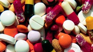 Dank stetiger Verbesserung erzielen Dragierkessel mittlerweile die gleiche Trockenleistung wie perforierte Kessel. So verleihen sie nicht nur Tabletten eine glänzende Oberfläche, sondern geben auch Pellets den letzten Schliff. (Archiv: Vogel Business Media)