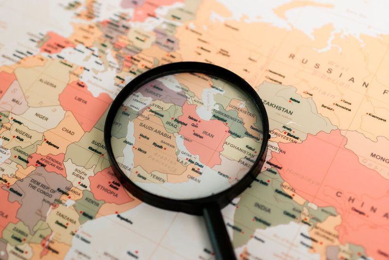 Middle East: 0.9 (2025), 2 (2030) announced volume in million tons per annum. Sources: Hydrogen Council, McKinsey & Company, Statista 2026 (Source: © M21Perfect - stock.adobe.com)