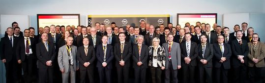 So sehen Sieger aus: Die Gewinner der Service- und Teileleiter-Clubs 2015 – zum Vergrößern bitte klicken.(Foto:  Opel)