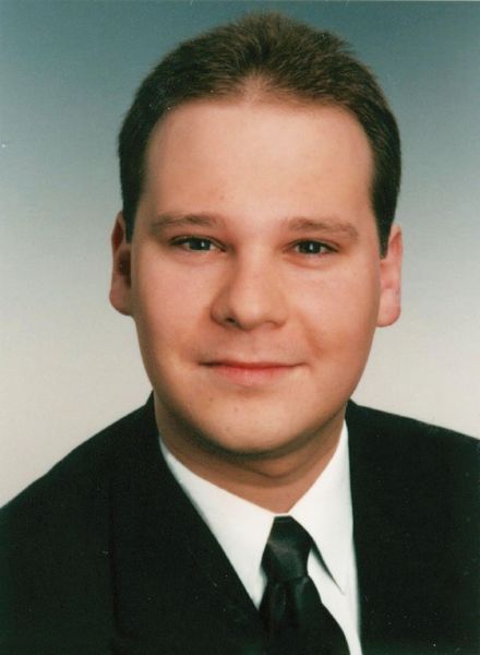 Ron Schwarz: Studium der Mathematik an der Heinrich-Heine-Universität Düsseldorf und am Technion - Israel Institute of Technology, Haifa. Seit 2001 Mitarbeiter am Fraunhofer-Institut für Angewandte Informationstechnik FIT in Sankt Augustin, Forschungsbereich Life Science Informatik (Archiv: Vogel Business Media)