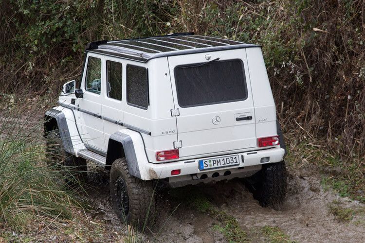 Er leistet 310 kW/422 PS, kommt auf bis zu 610 Nm und ermöglicht selbst im fast drei Tonnen schweren G 500 4x4² eine Spitzengeschwindigkeit weit über 200 km/h. (Foto: Daimler)