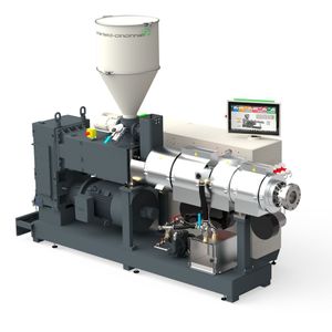 Battenfeld-Cincinnatis neueste Generation konischer Extruder heißt Conex NG, die auf der älteren Baureihe Conex aufbaut, heißt es. Die Optimierungen betreffen unter anderem eine höhere Ausstoßleistung sowie ein geändertes Schneckendesign, dass den Anteil des mechanischen respektive thermischen Energieeintrags ausgewogener macht.